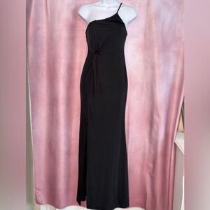 Elegant Black One-Shoulder Dress